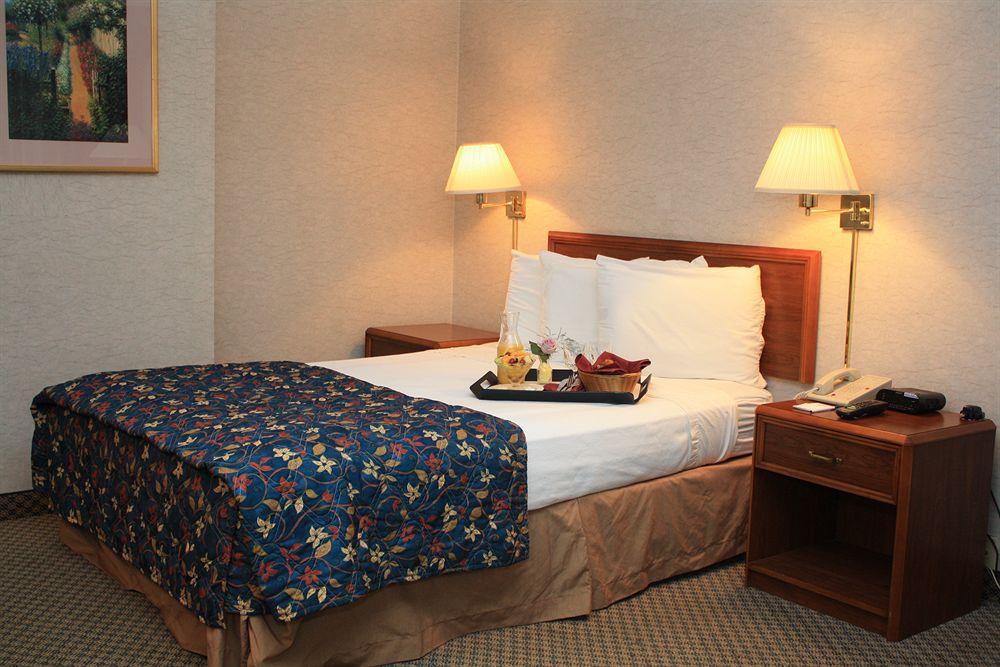 Fern Valley Hotel And Conference Center Louisville Ruang foto