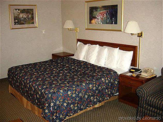 Fern Valley Hotel And Conference Center Louisville Bagian luar foto