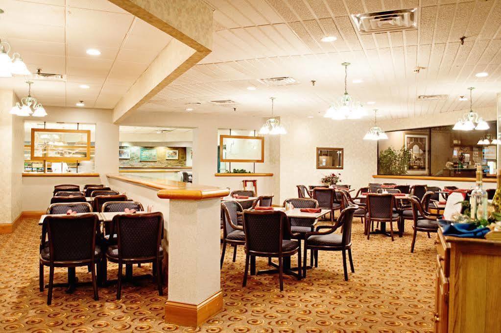 Fern Valley Hotel And Conference Center Louisville Bagian luar foto