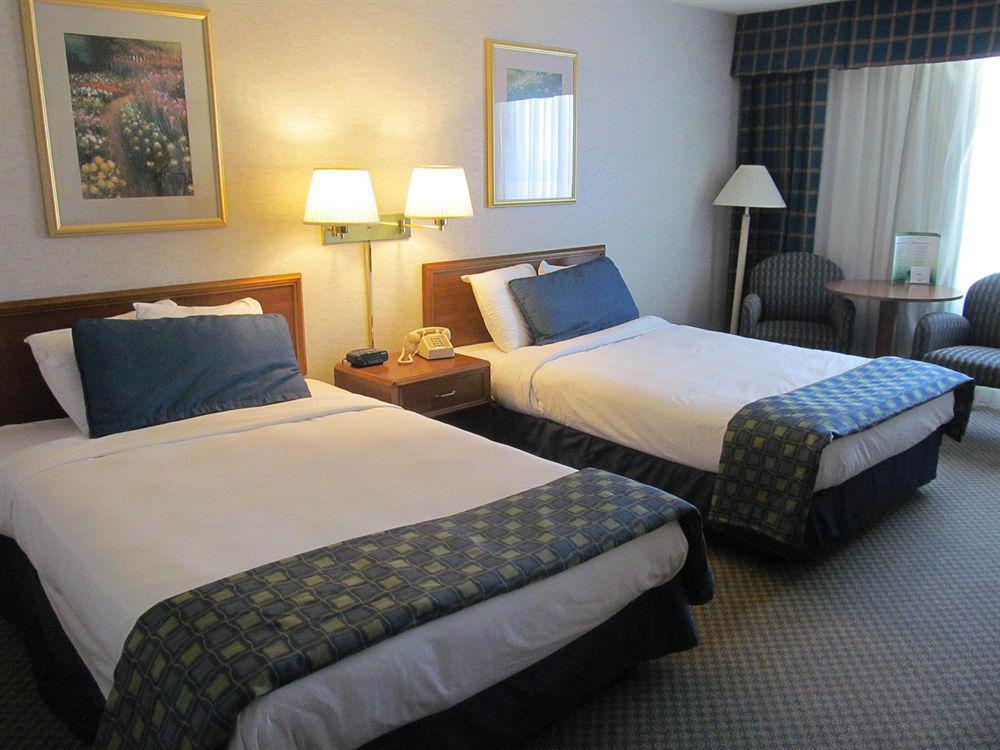 Fern Valley Hotel And Conference Center Louisville Bagian luar foto