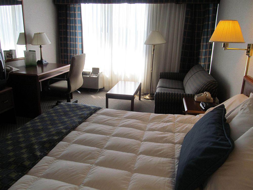 Fern Valley Hotel And Conference Center Louisville Bagian luar foto